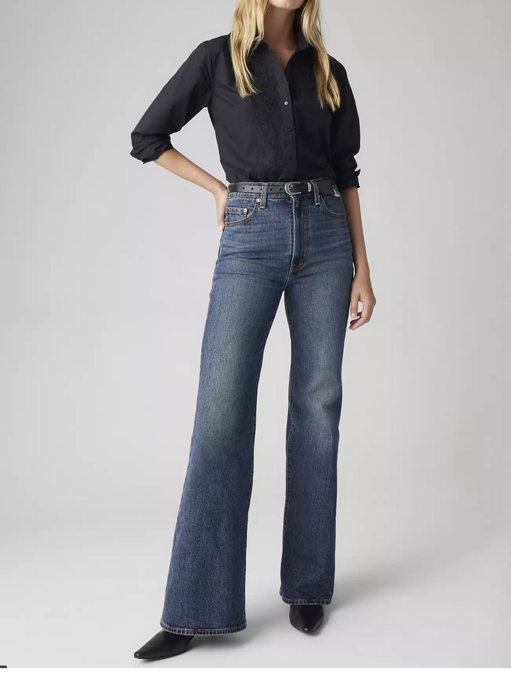 Levi’s Ribcage Bell Dark Was Jeans